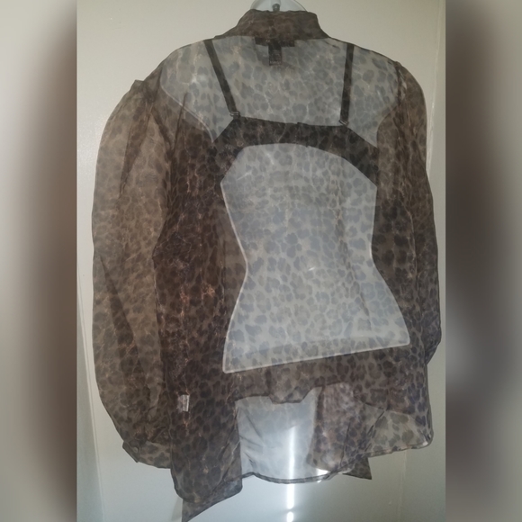 Love Design Sheer Leopard Top - Picture 3 of 3
